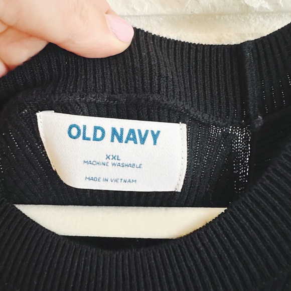 Elegant Black Ribbed Sleeveless Dress - Picture 2 of 4